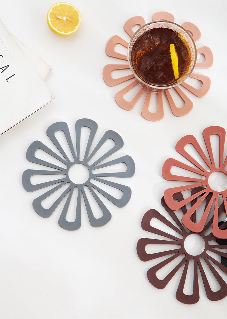 Coloured PVC Flowers Placemats With Wooden Storage Stand - Image 11