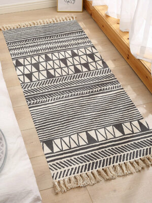 Decorative Moroccan Cotton Area Rug Hand Woven Rug Entryway Bedside Runner Thin Floor Mat Carpet with Tassel